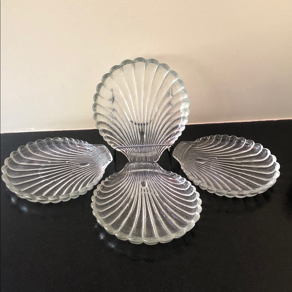 ANCHOR HOCKING Glass Scallop Shell Saucer Plates/ Dishes/ Coasters- Vintage- 4